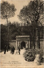 Suresnes Entree du Fort du Mont Valerien à Suresnes