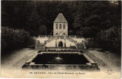 Sevres Parc de l'Ecole Normale Le Bassin -
													92 Hauts de Seine
												