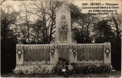 Sevres Monument la Gloire des Soldats -
													92 Hauts de Seine
												