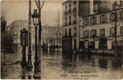 Carte postale ancienne Crue de la Seine - Boulevard National
                                                                     à Clichy
                                