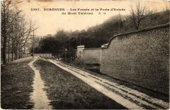 Suresnes Les Fosses et la Porte d'entree du Mont Valerien à Suresnes