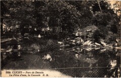Carte postale ancienne Parc de Denain - La Pièce d'eau, la Cascade
                                                                     à Clichy
                                