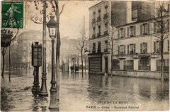 Carte postale ancienne Crue de la Seine - Boulevard National
                                                                     à Clichy
                                