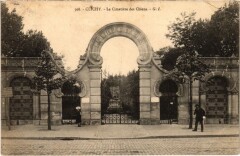 Carte postale ancienne Asnieres-sur-Seine Clichy - Le Cimetiere des Chiens
                                                                     à Asnières-sur-Seine
                                