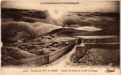 Puy de Dome Coucher de Soleil s la Mer de Nuages France