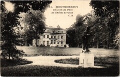 Montmorency un coin du Parc de l'Hotel de Ville à Montmorency