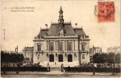 Levallois-Perret Hotel de Ville à Levallois-Perret