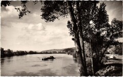 Roche Guyon Le Camping et la Seine