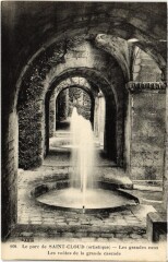 Saint-Cloud Parc - Grandes Eaux - Voutes de la Grande cascade à Saint-Cloud