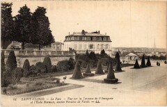 Saint-Cloud Parc - Vue sur la Terrasse de l'Orangerie à Saint-Cloud