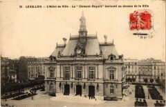 Levallois-Perret Hotel de Ville à Levallois-Perret