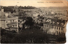 Pontoise vue prise du Jardin de la Ville à Pontoise