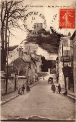 La Roche Guyon Rue du Pont et Donjon à La Roche-Guyon