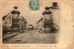 Magny en Vexin Porte de Paris à Magny-en-Vexin