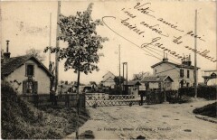 Neuville Le Passage a niveau d'Eragny