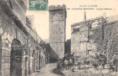 Castelnau Bretenoux Cour Interieure à Bretenoux
