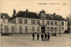 Pontoise L'Hotel de Ville France -
																					95000 Pontoise
																			