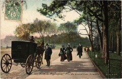 Carte postale ancienne Bois de Boulogne - Près du Grand Lac, le matin
                                                                     à Paris 16e
                                