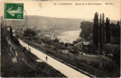 Vetheuil Route de la Roche-Guyon France à La Roche-Guyon