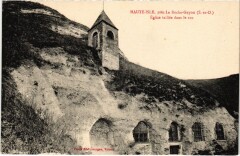 Haute-Isle Eglise taillee dans le Roc France à Haute-Isle
