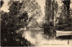 Enghien les Bains Promenade sur le Petit Lac France à Enghien-les-Bains