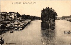 Pontoise Quai du Ponthuis France à Pontoise