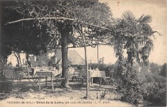 Gennes Hotel De La Loire Un Coin Du Jardin