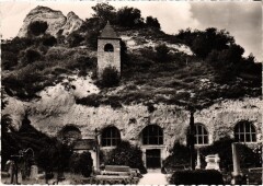 Haute-Isle L'Eglise souterraine et le Colombier France à Haute-Isle