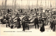 Boulogne-sur-Mer Arrivée du Poisson pour le Criée à Boulogne-sur-Mer