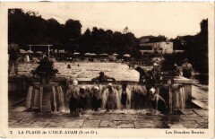 Isle-Adam Les Douches fleuries France