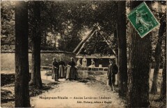Magny en Vexin Ancien Lavoir s l'Aubette France à Magny-en-Vexin