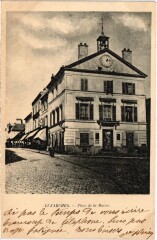 Luzarches Place de la Mairie France à Luzarches