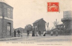 Tricot - Place De La Gare - Au Rendez Vous Des Chasseurs à Tricot