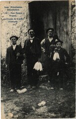 Les Pyrénées Pays Basque Bergers, Marchands du fromage