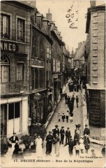 Decize Rue de la République à Decize