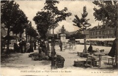 Fontainebleau place Centrale Le Marché à Fontainebleau