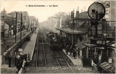 Bois-Colombes La Gare Railway Station à Bois-Colombes