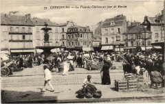 Cherbourg Place du Chateau un jour de marché