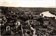 La Roche-Guyon Panorama sur la Vallee de la Seine France à La Roche-Guyon