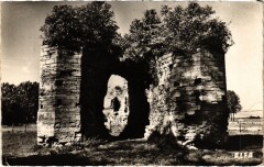 St.Clair sur Epte Les Ruines France -
													95 Val d'Oise
												