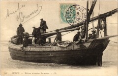 Berck Bateau attendant la marée à Berck