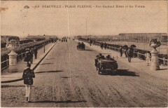 Deauville Plage Fleurie - Rue Gontaut Biron et les Tennis -
																					14800 Deauville
																			