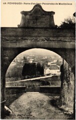 Perouges Porte d'en bas Panorama de Meximieux à Meximieux