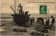 Berck-Plage Appareillage d'un bateau pour la peche à Berck