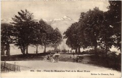 Gex Place du Mamelon Vert et le Mont Blanc