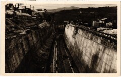 Genissiat Barrage, Canal evacuateur