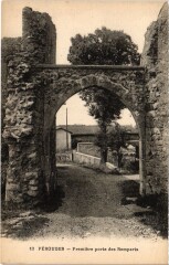 Perouges Premiere porte des Remparts