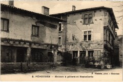 Perouges Maison a piliers et Hostellerie