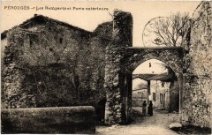 Perouges Les Remparts et Porte exterieure