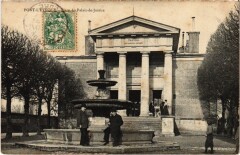 Pont-l'Eveque Place du Palais de Justice France